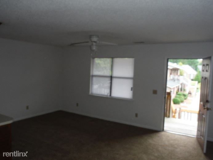 3200 Summer Pl - Photo 2 of 8