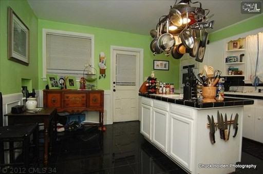 4047 Rosewood Dr - Photo 2 of 13