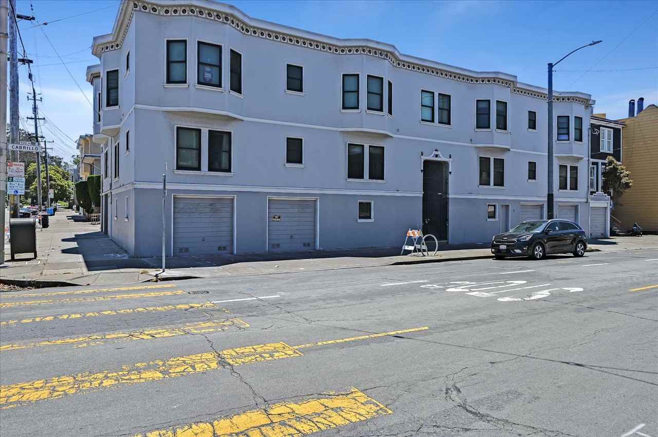 507 Cabrillo St - Photo 2 of 17