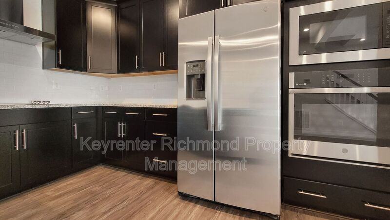 109 Old Charles St #A - Photo 6 of 17