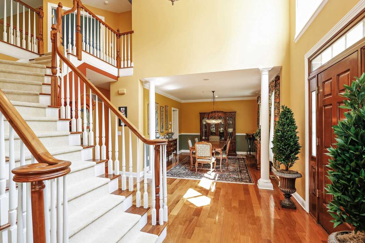 120 Bedford Rd - Photo 2 of 25