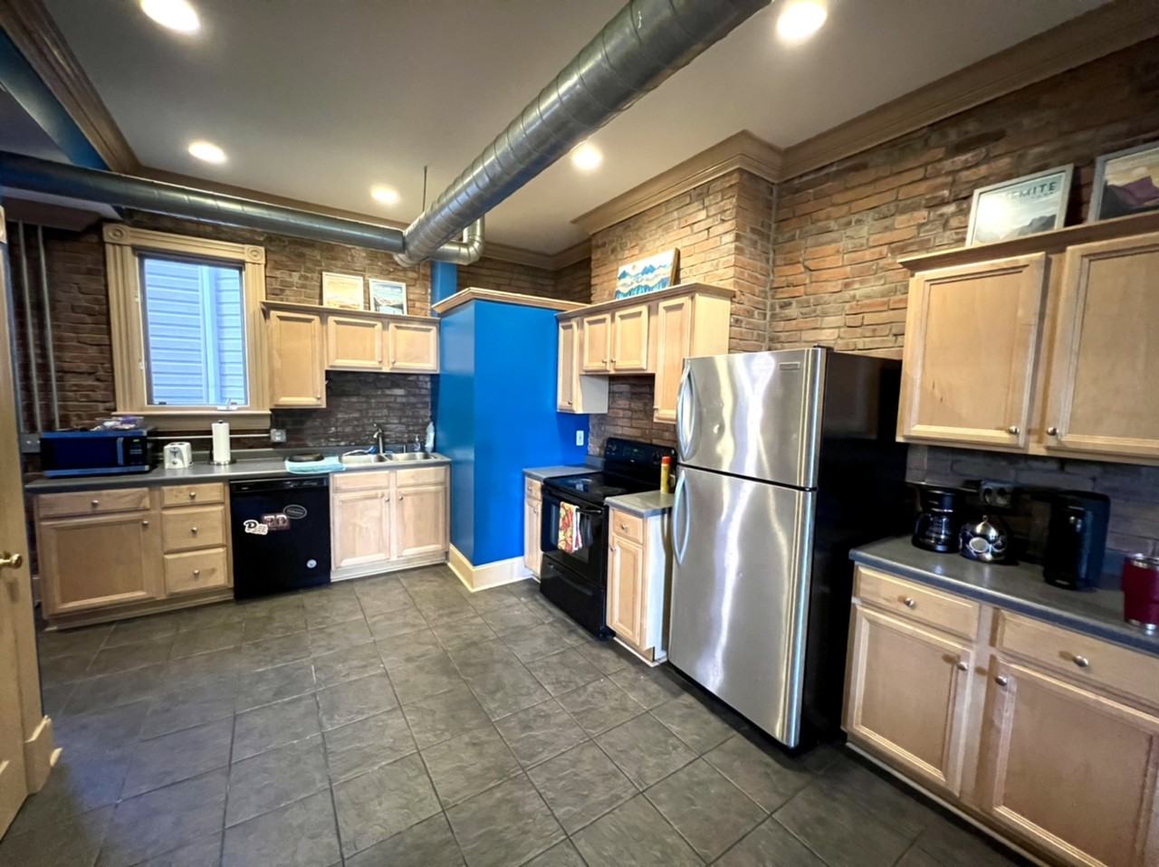 1714 Sarah St #2 - Photo 3 of 13