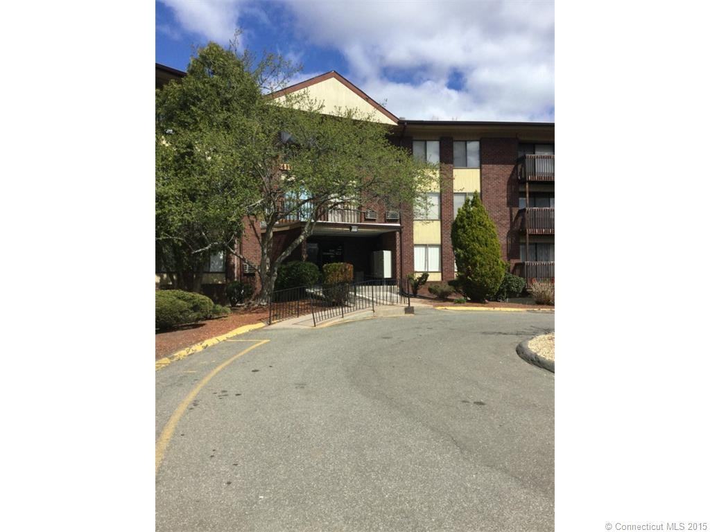 2212 Cromwell Hills Dr, Cromwell, CT 06416 2 Bedroom Condo for 1,200