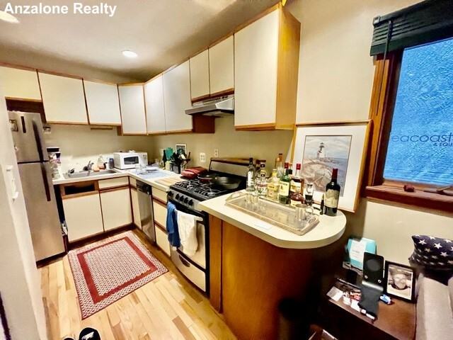 1 Webster Pl #2 - Photo 5 of 11