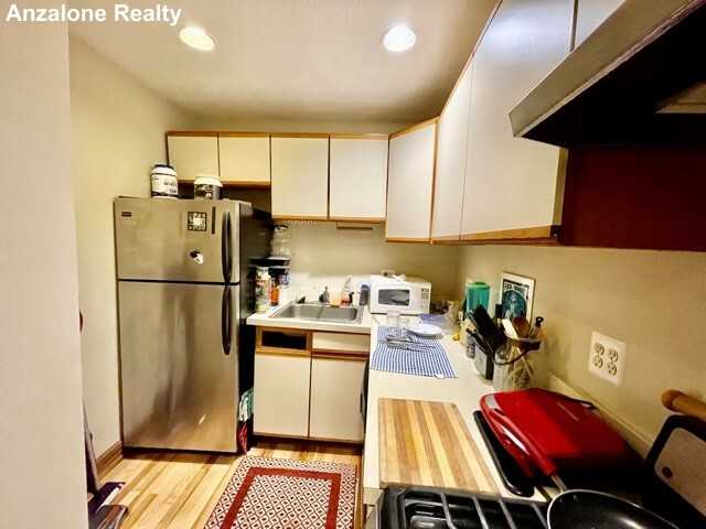 1 Webster Pl #2 - Photo 6 of 11