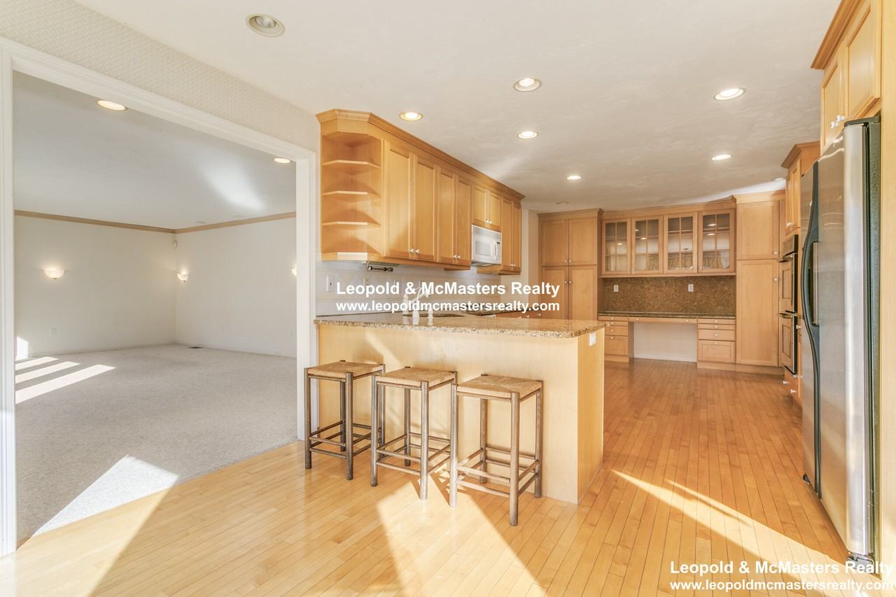 9 Reservoir Ridge Rd. - Photo 3 of 43