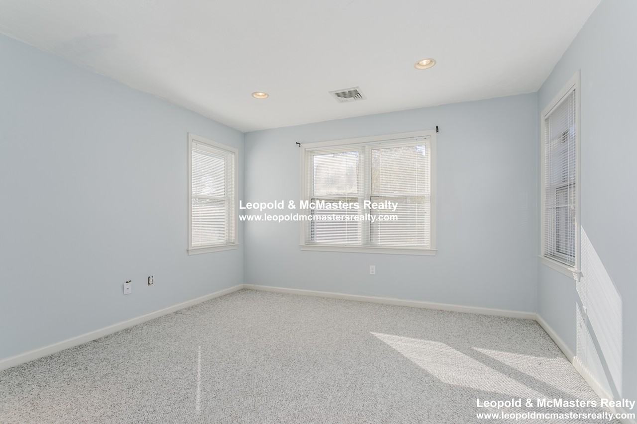 9 Reservoir Ridge Rd. - Photo 4 of 43