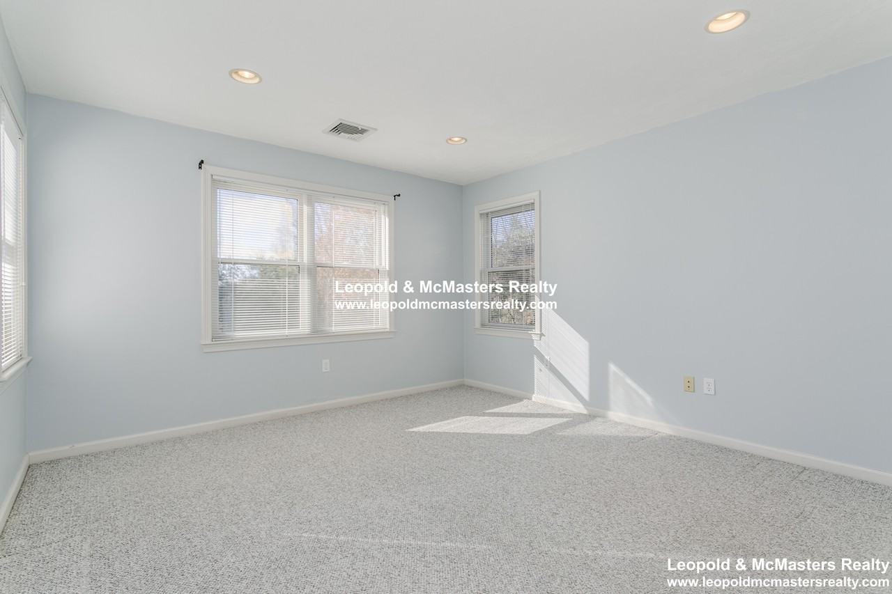 9 Reservoir Ridge Rd. - Photo 5 of 43