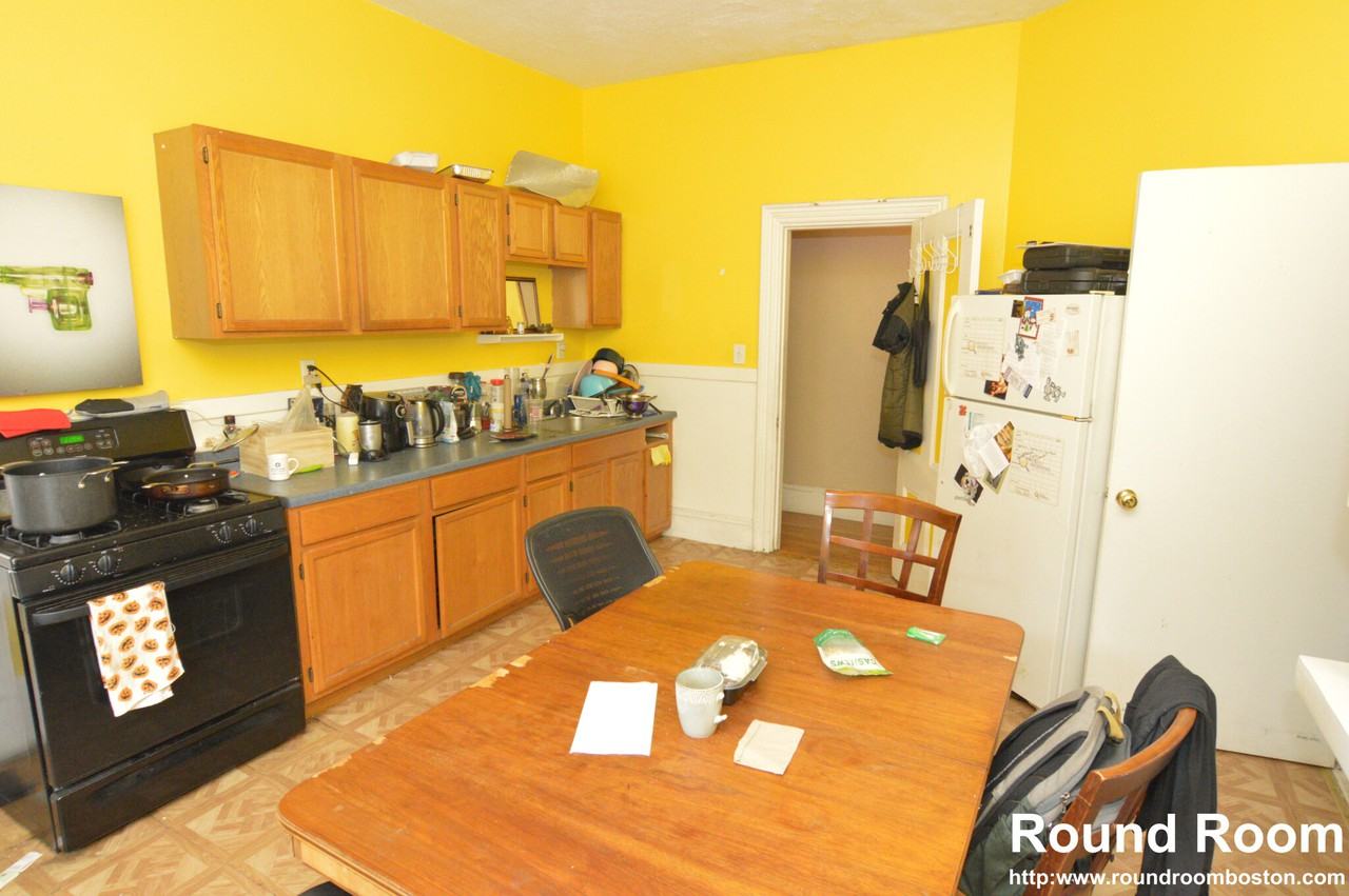 35 Linden St #2 - Photo 4 of 15