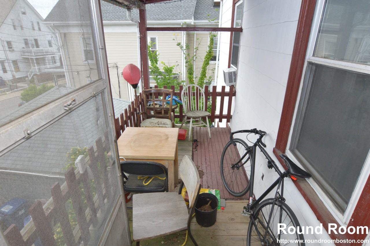 35 Linden St #2 - Photo 5 of 15