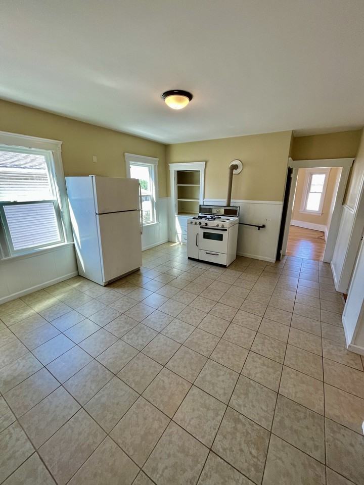 Prentice St #3 - Photo 3 of 6