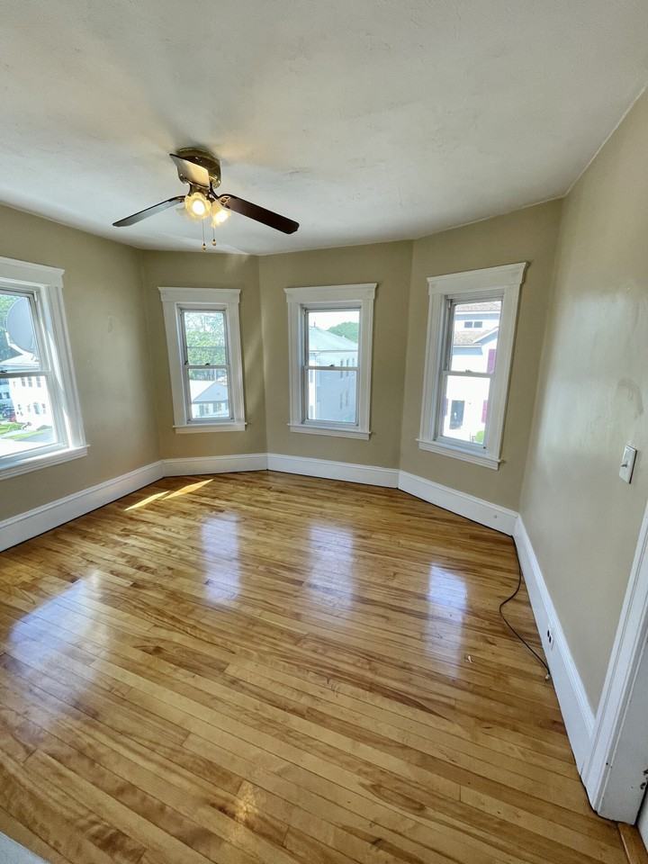 Prentice St #3 - Photo 4 of 6