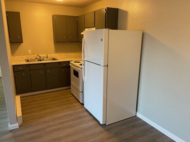 1436 W Mill St #14 - Photo 5 of 5