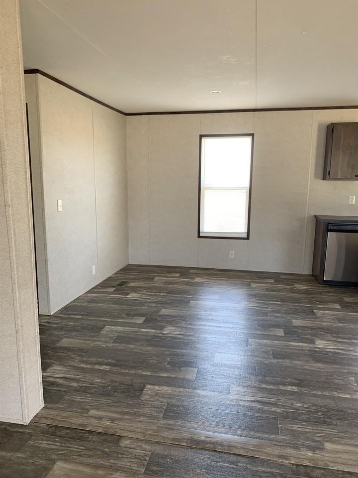 189 Zackary St #1 - Photo 4 of 14