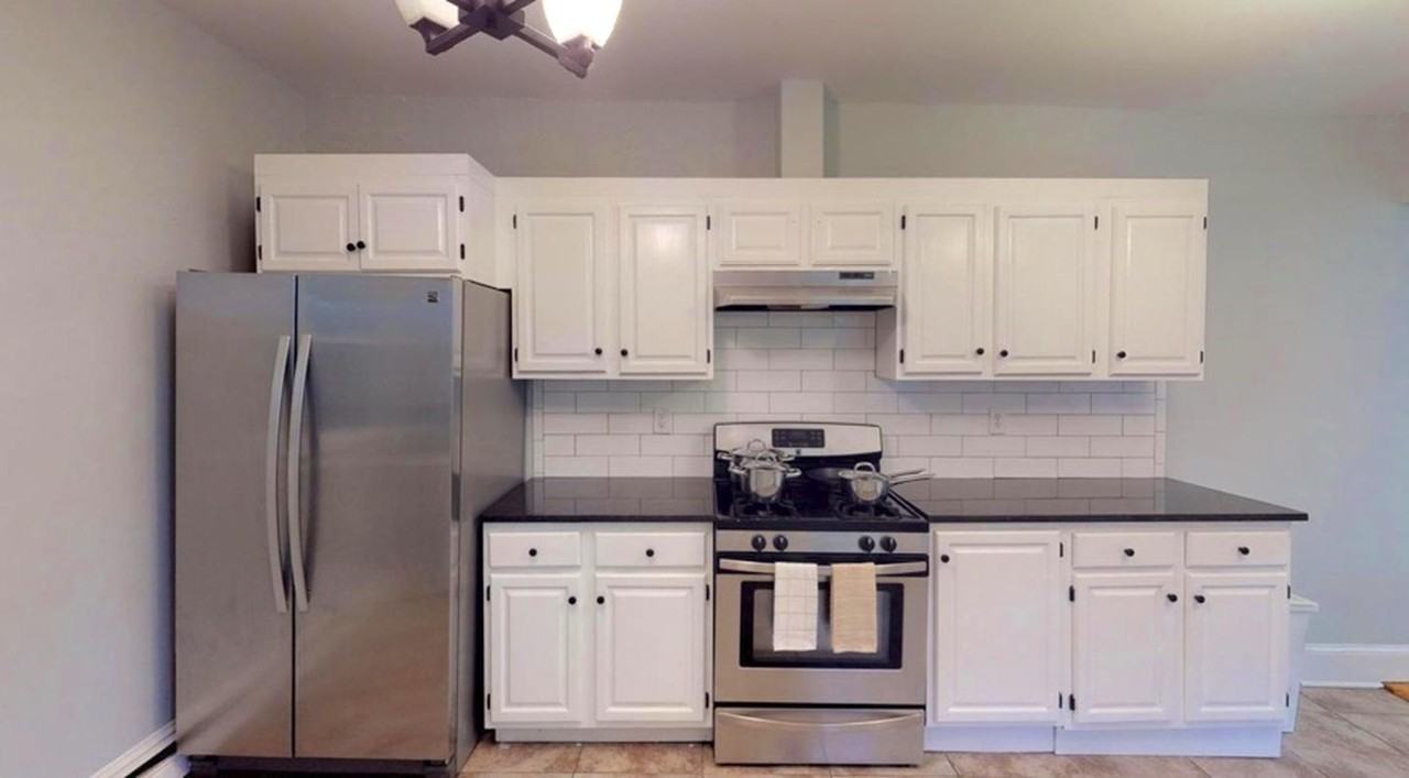 Delightful Dorchester apartment by the Red Line - Photo 4 of 15