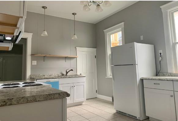 526 Hancock St - Photo 3 of 8