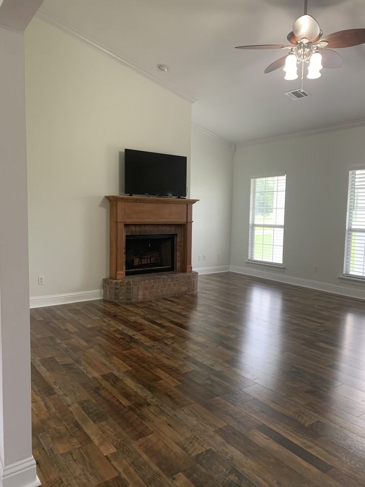 181 Westwood Dr - Photo 2 of 20