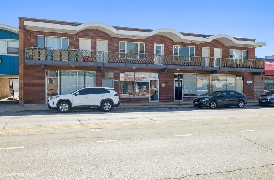 1214712151 S Western Ave Apartments 12147 Western Ave, Blue Island