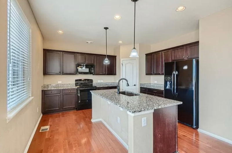 20727 E Brunswick Pl #1 - Photo 2 of 17