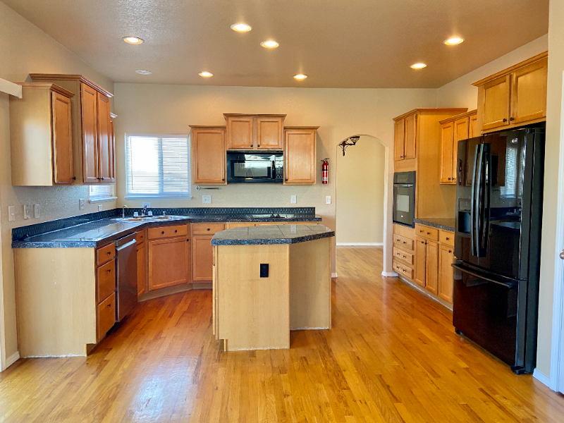 8160 Cassabella Ct - Photo 2 of 36