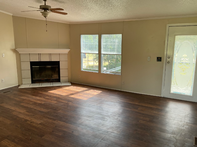 203 Forest Crk - Photo 3 of 10