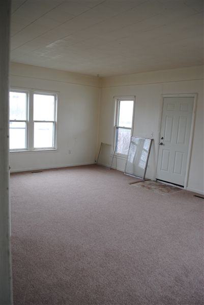 319 S Shiawassee St - Photo 2 of 3