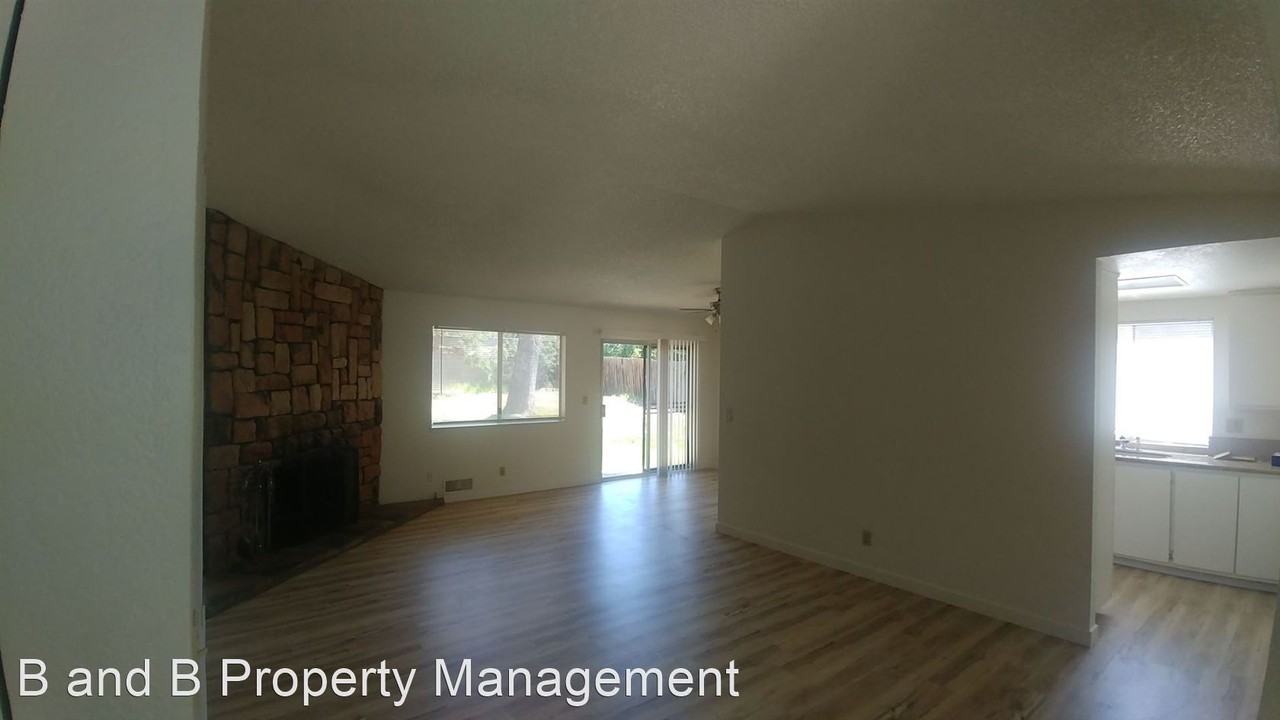 3207 Kathy Way - Photo 2 of 9