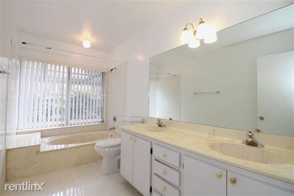 864 NE 205th Terrace - Photo 2 of 10