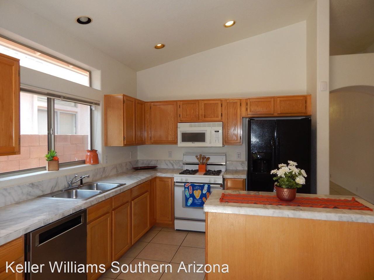 11061 N Eagle Crest Dr - Photo 3 of 22