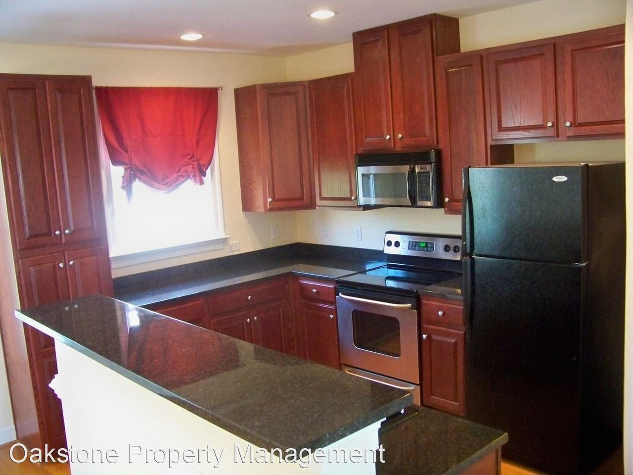 723 S Pine St - Photo 3 of 19