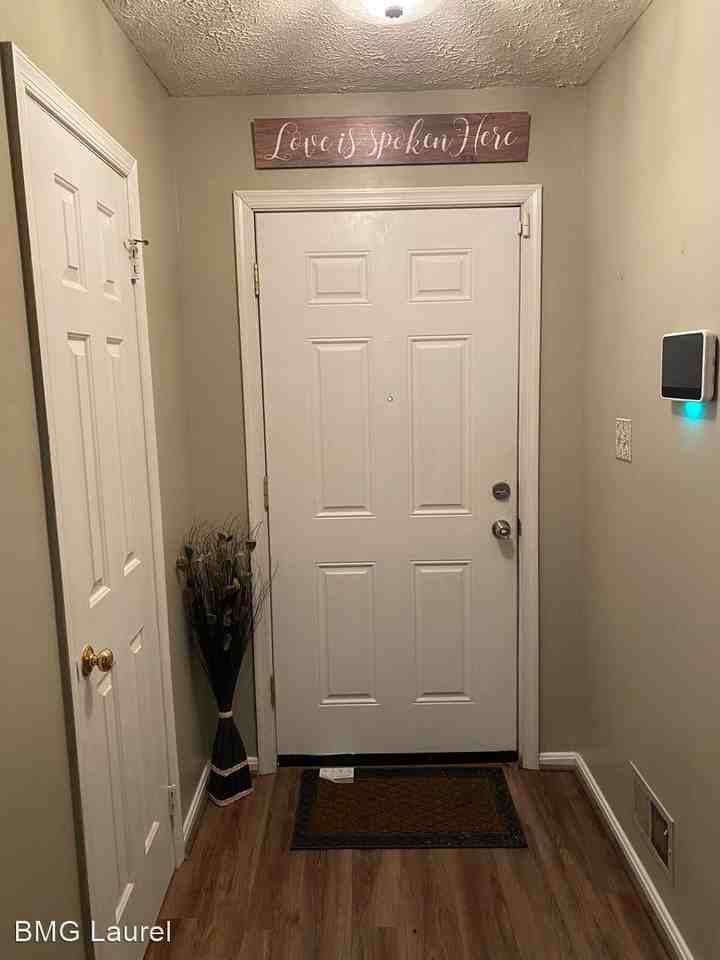 10523 Campus Way S - Photo 2 of 17