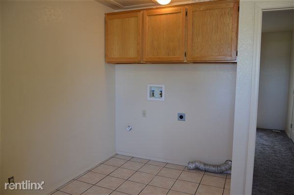 2505 N Yucca St - Photo 2 of 7