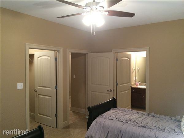 Plaza 28 Townhouses - Photo 2 of 7