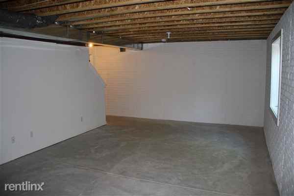 910 Sadie Ct - Photo 2 of 9