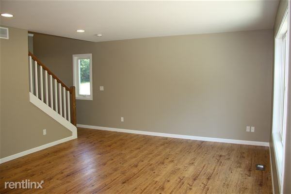 908 Sadie Ct - Photo 3 of 9