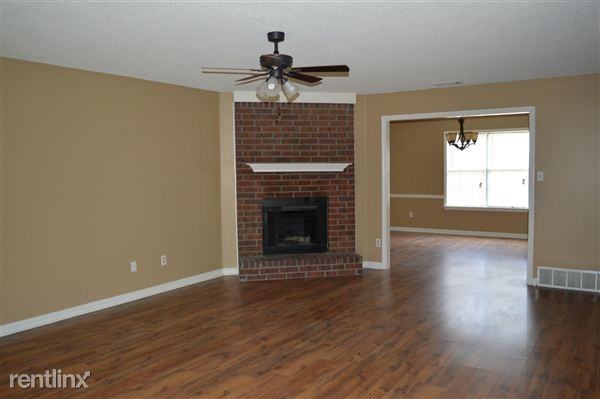 3406 Earlynn Dr - Photo 2 of 10