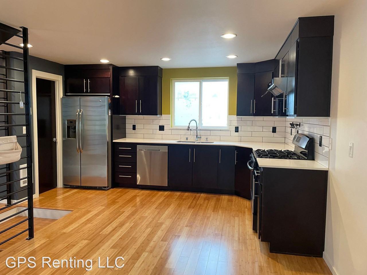 2116 Ne 89th St #B - Photo 3 of 17