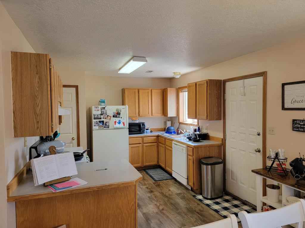 1150 Imperial St - Photo 2 of 16