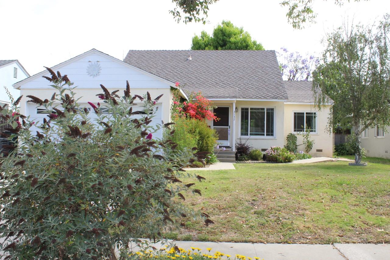 3137 Strathmore Dr - Photo 3 of 35