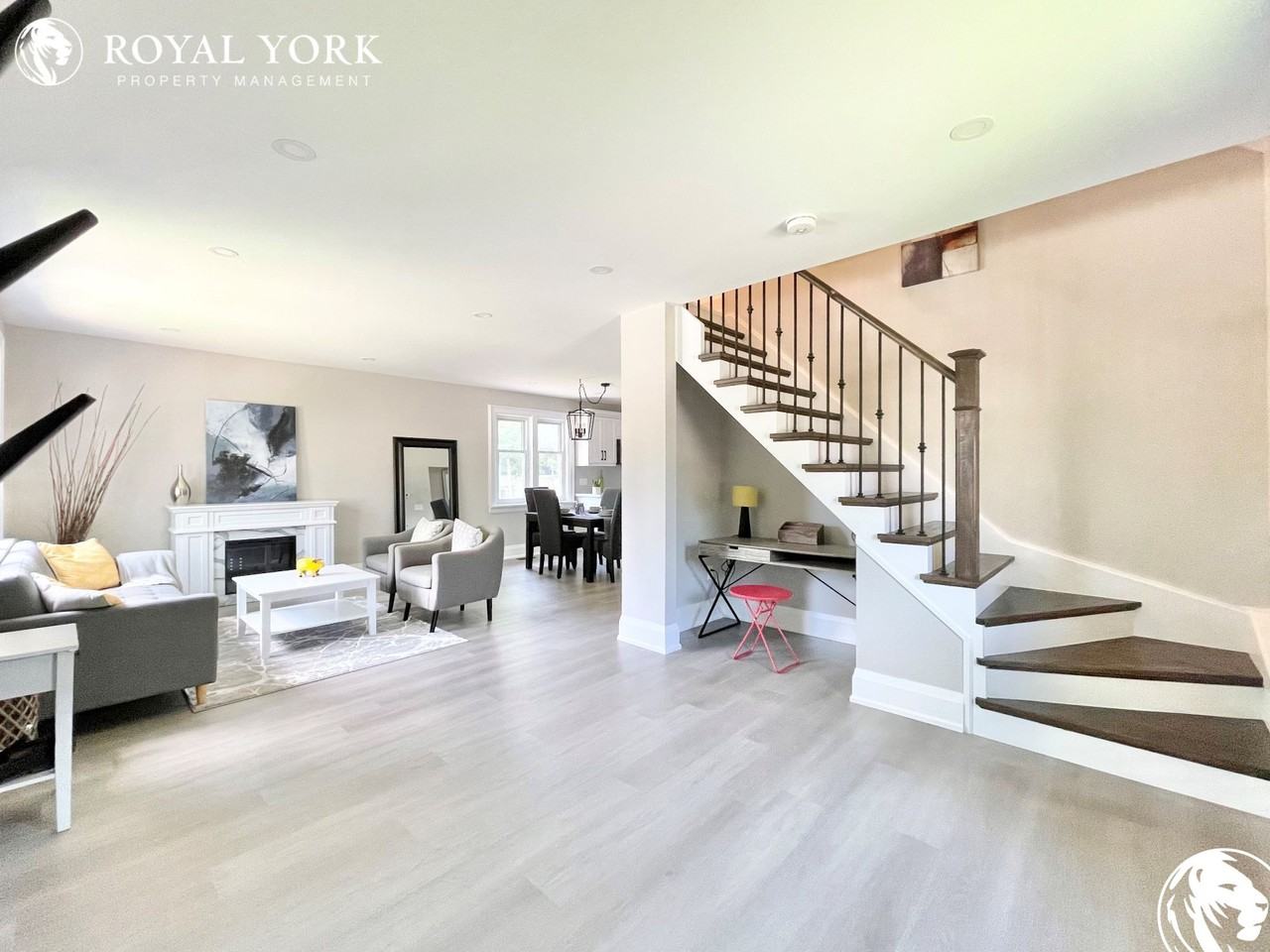 11 Wellington St - Photo 3 of 46