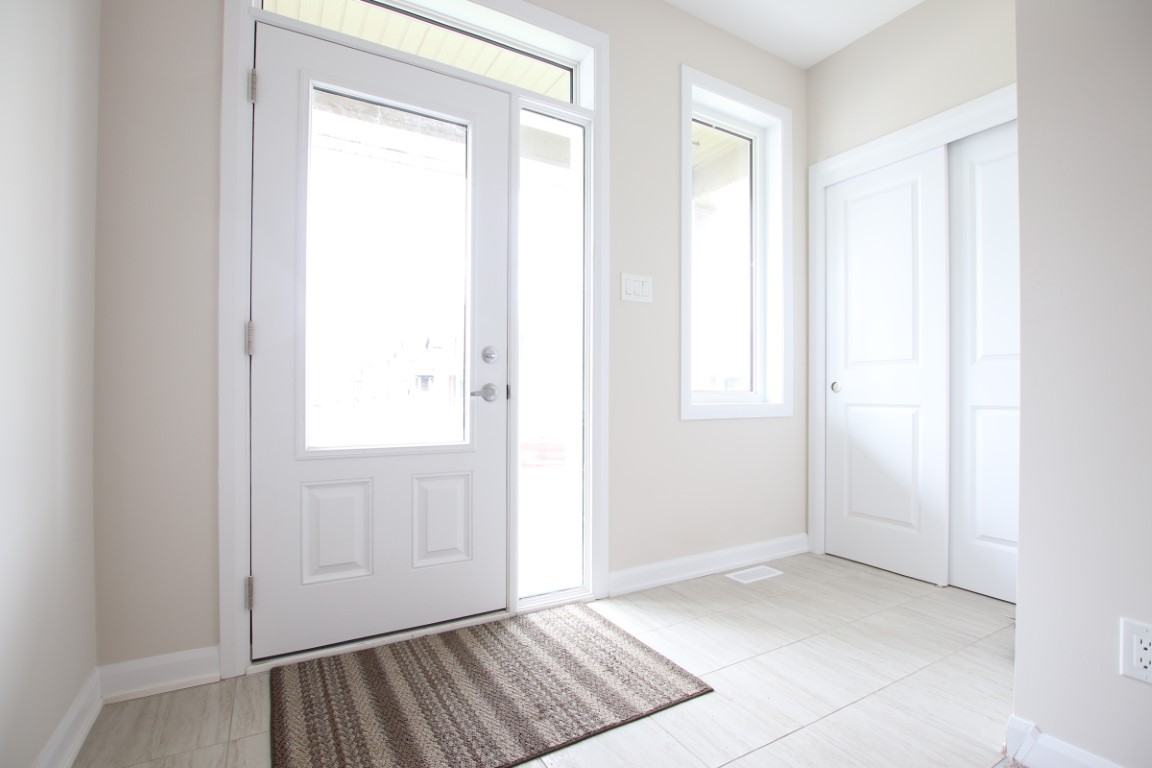 592 Paine Ave - Photo 3 of 28