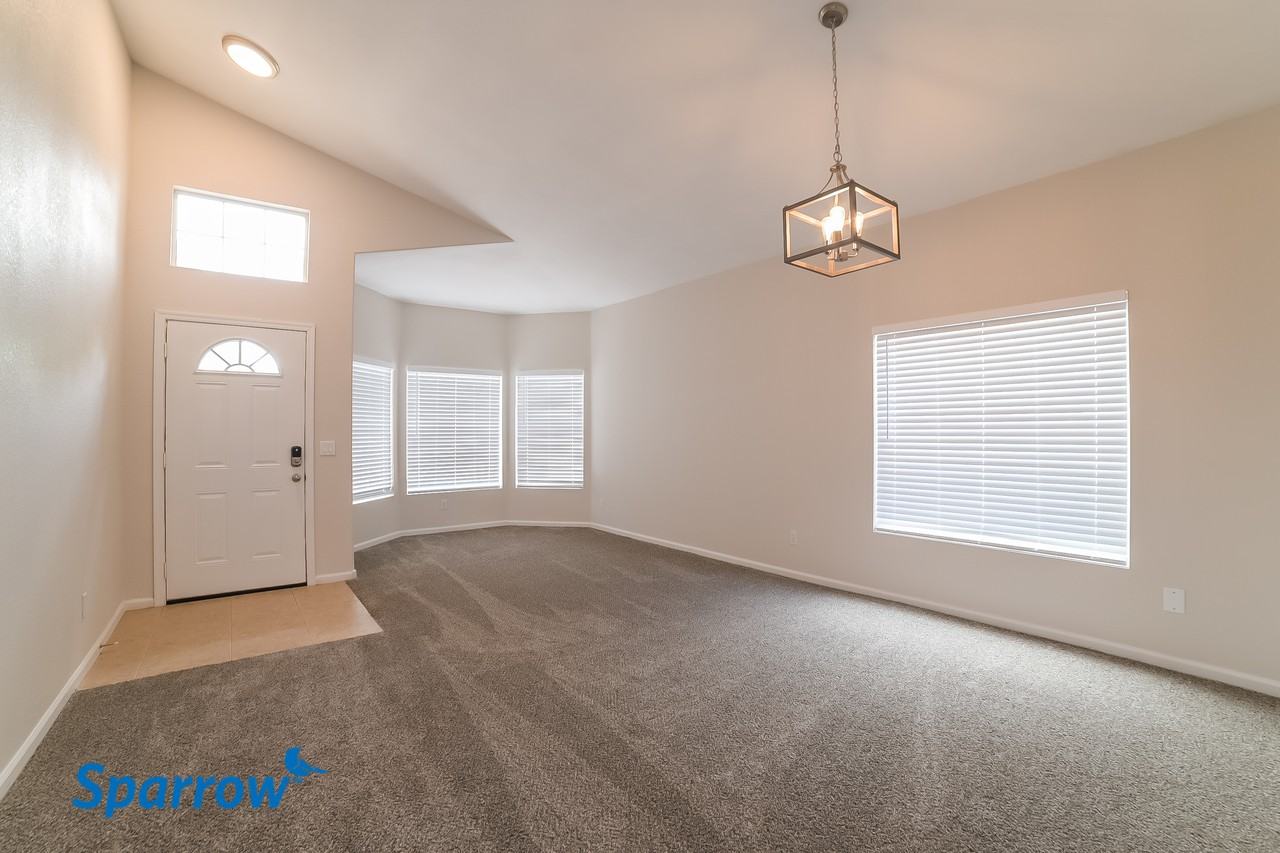 4240 E South Fork Dr - Photo 2 of 15