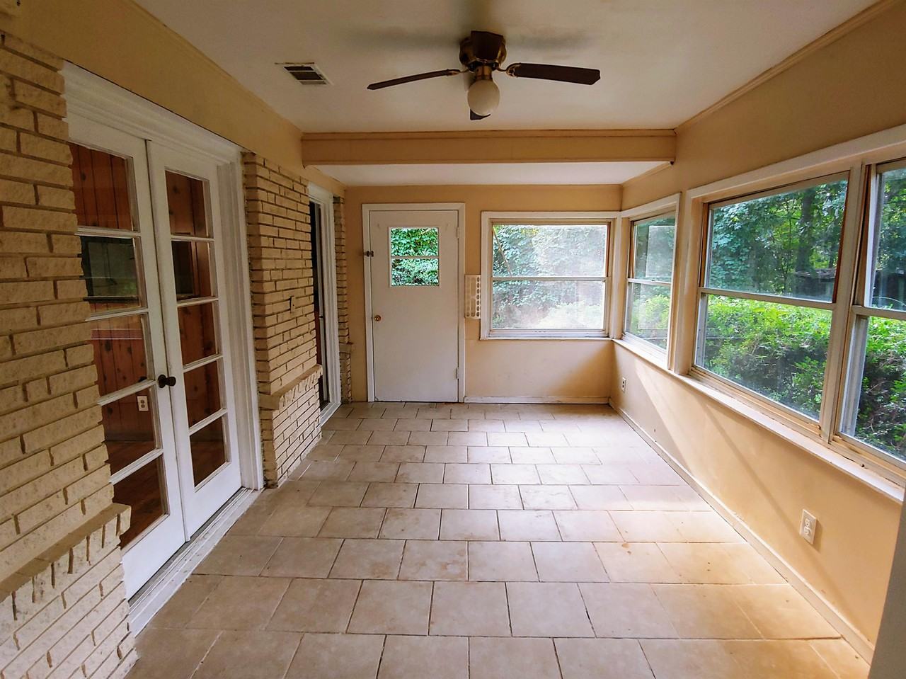 12 Dyches Dr #1 - Photo 5 of 11