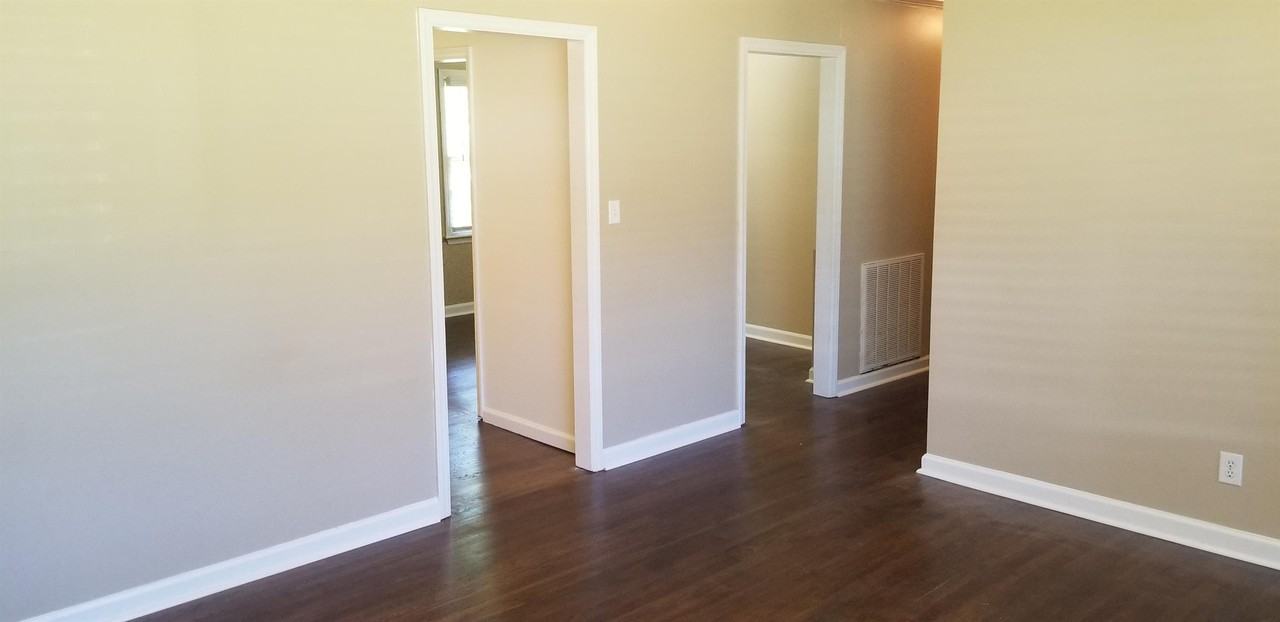 1620 Riverside Dr #1 - Photo 3 of 33