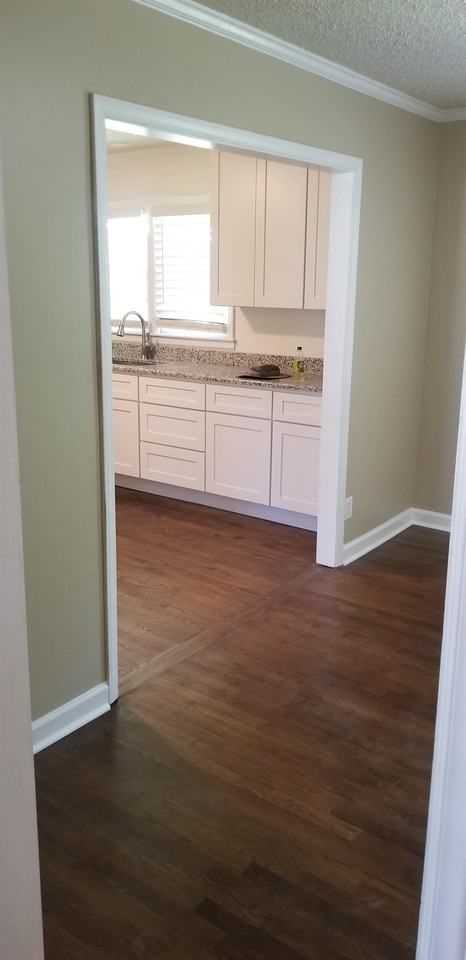 1620 Riverside Dr #1 - Photo 6 of 33