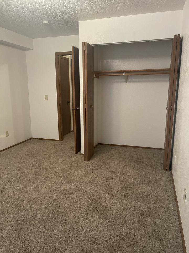 1115 School St Nw - Photo 2 of 2