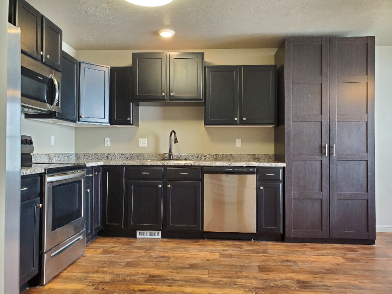 196 Aparicio Dr - Photo 5 of 8