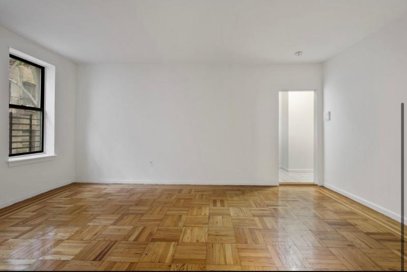 3200 Bainbridge Ave - Photo 2 of 4