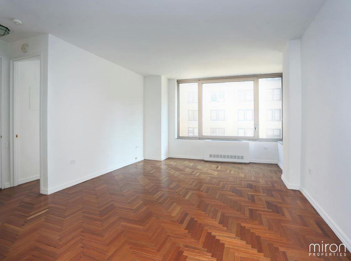 E 85th St #4FER