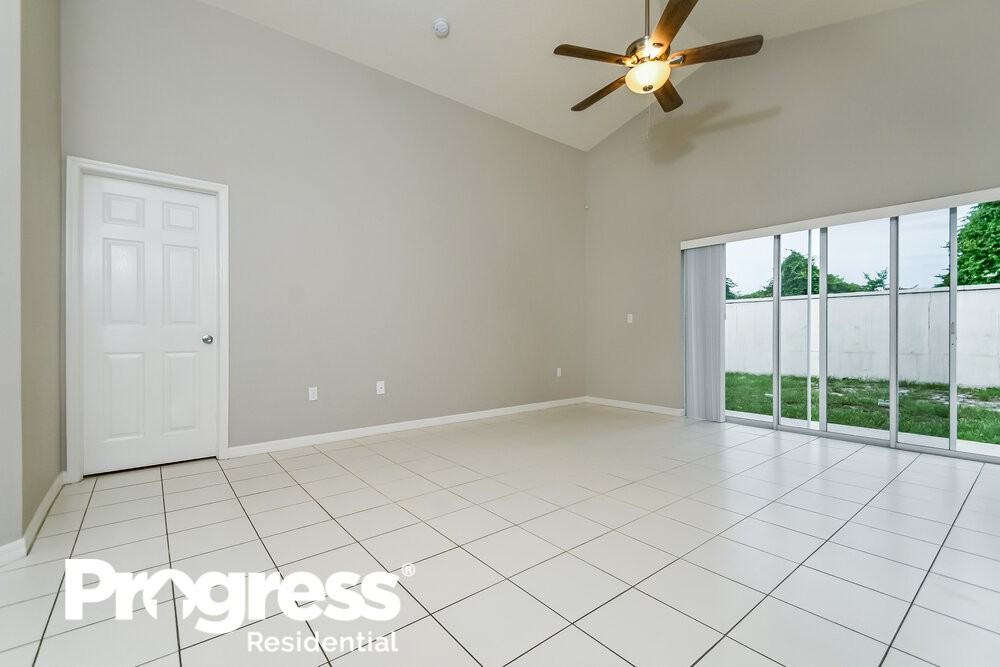 9644 Cypress Harbor Dr - Photo 3 of 16